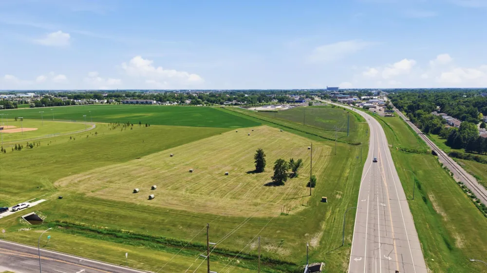 2305 15th Avenue Moorhead, MN 56560
