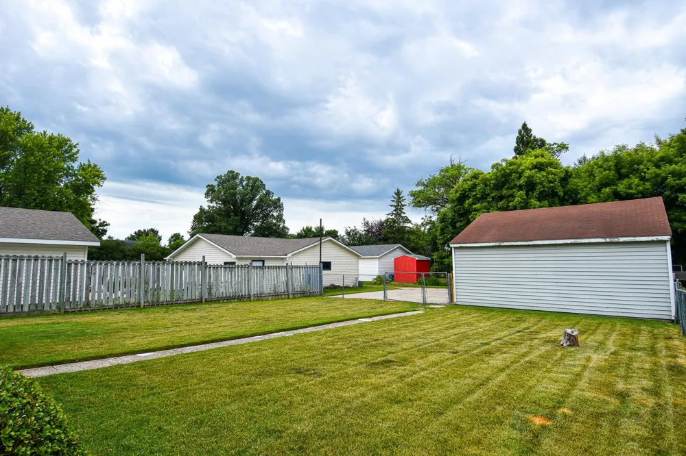 417 Kendall Avenue S Thief River Falls, MN 56701