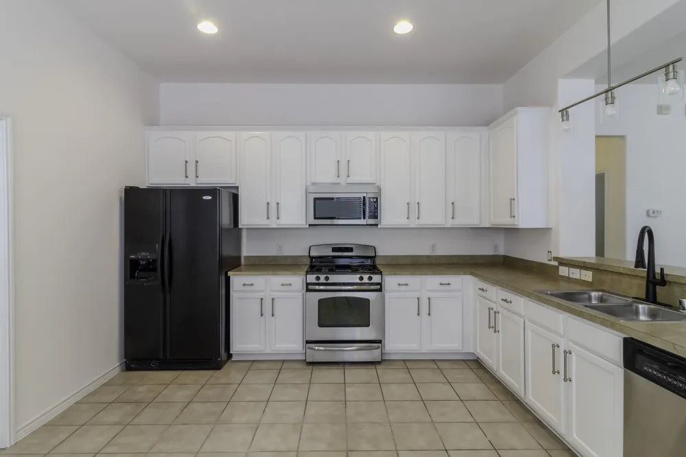 1609 Jasmine Trail Savannah, TX 76227