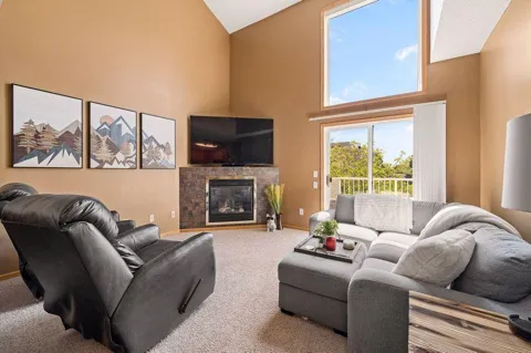 3867 Abercrombie Lane