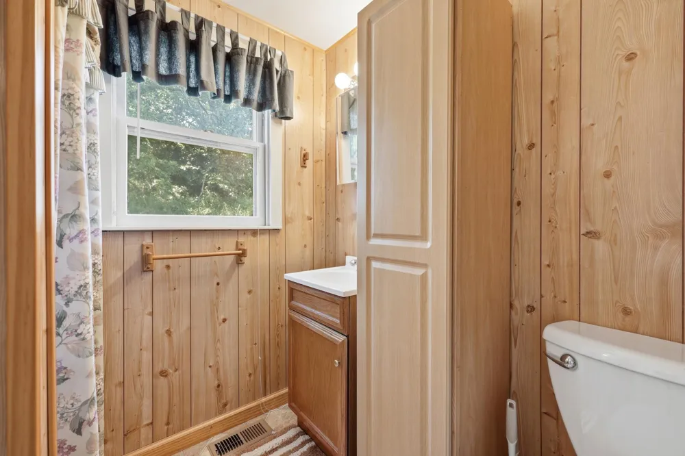 15588 E Munson Drive Detroit Lakes, MN 56501