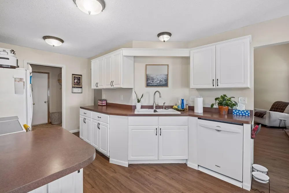 11081 Oregon Curve Bloomington, MN 55438