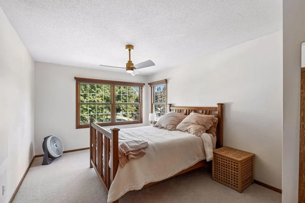 11081 Oregon Curve Bloomington, MN 55438