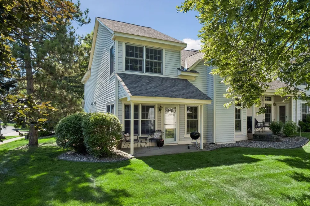 11081 Oregon Curve Bloomington, MN 55438