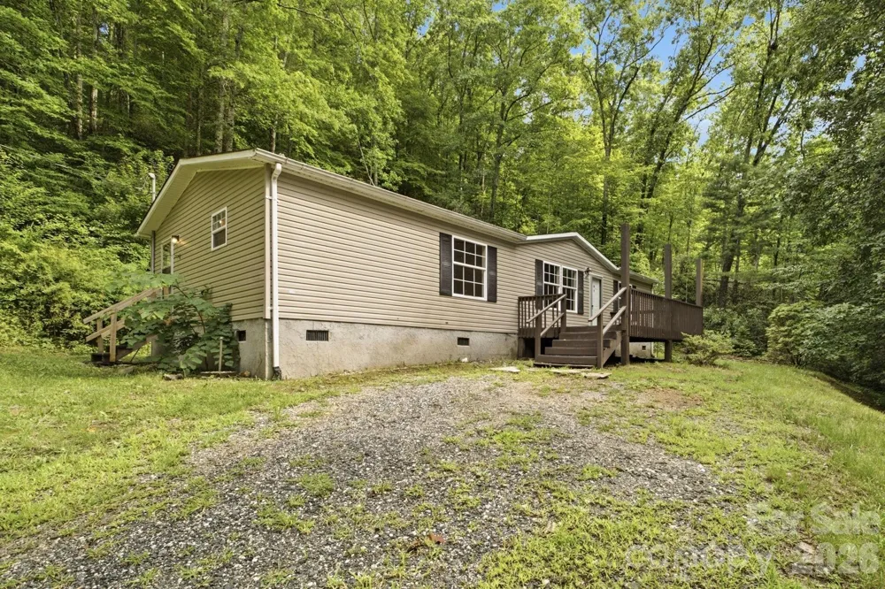 55 Twin Oaks Lane Spruce Pine, NC 28777