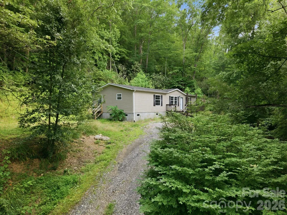 55 Twin Oaks Lane Spruce Pine, NC 28777