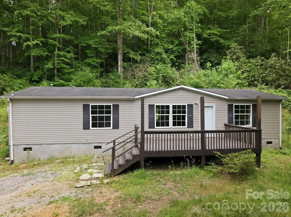 55 Twin Oaks Lane Spruce Pine, NC 28777