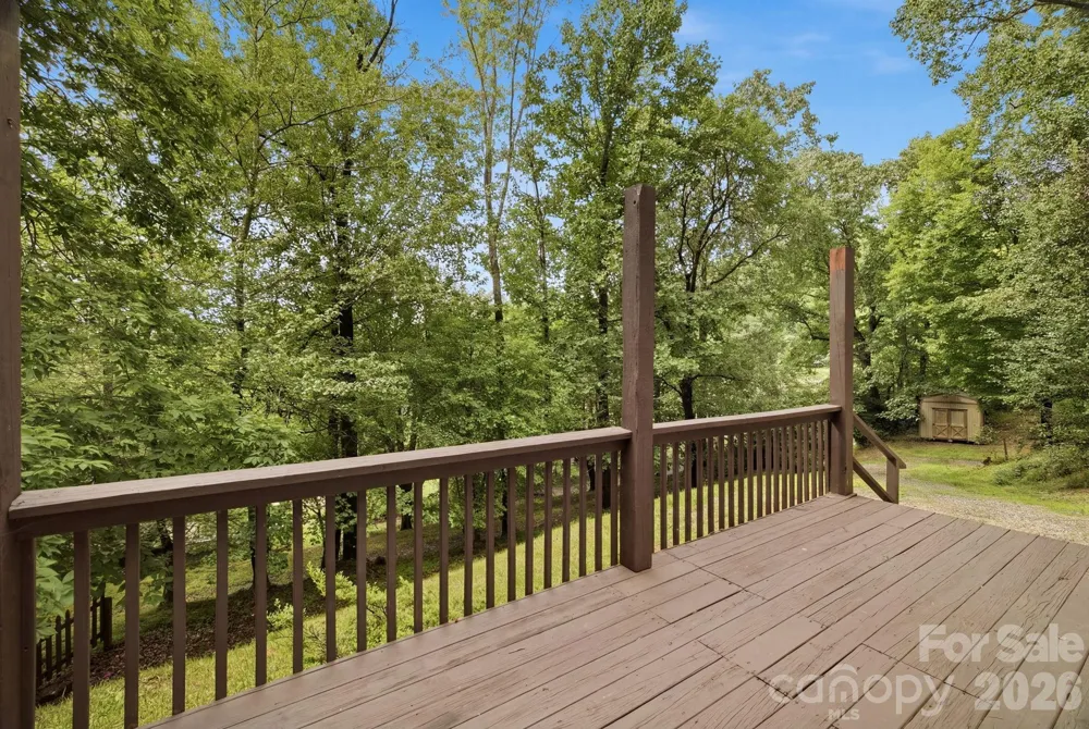 55 Twin Oaks Lane Spruce Pine, NC 28777