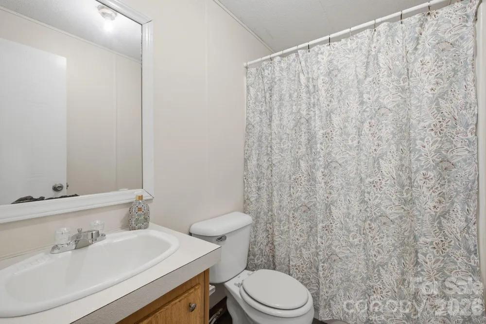 55 Twin Oaks Lane Spruce Pine, NC 28777