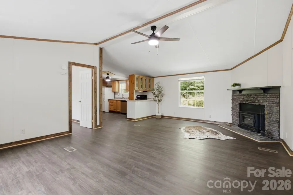 55 Twin Oaks Lane Spruce Pine, NC 28777