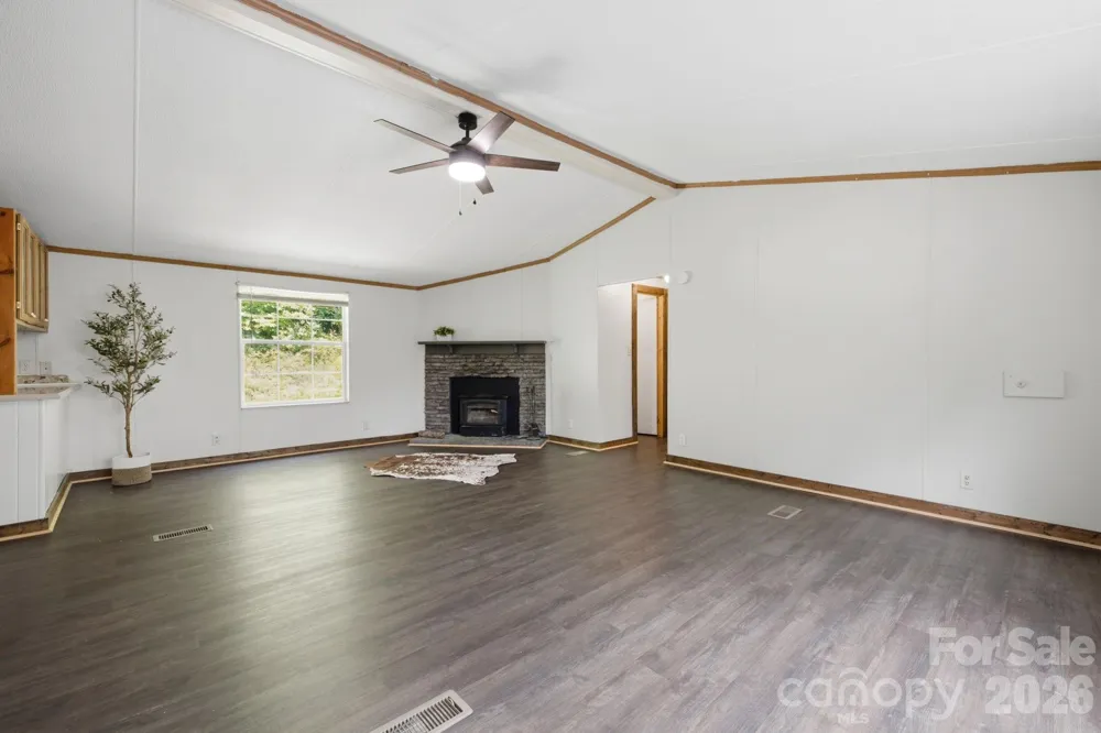 55 Twin Oaks Lane Spruce Pine, NC 28777