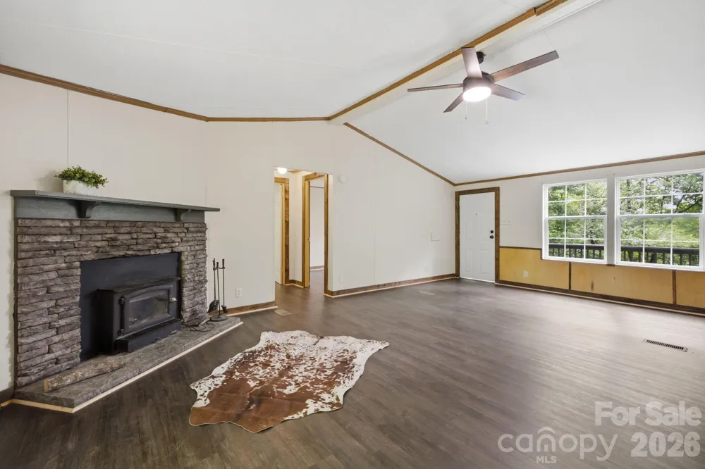 55 Twin Oaks Lane Spruce Pine, NC 28777