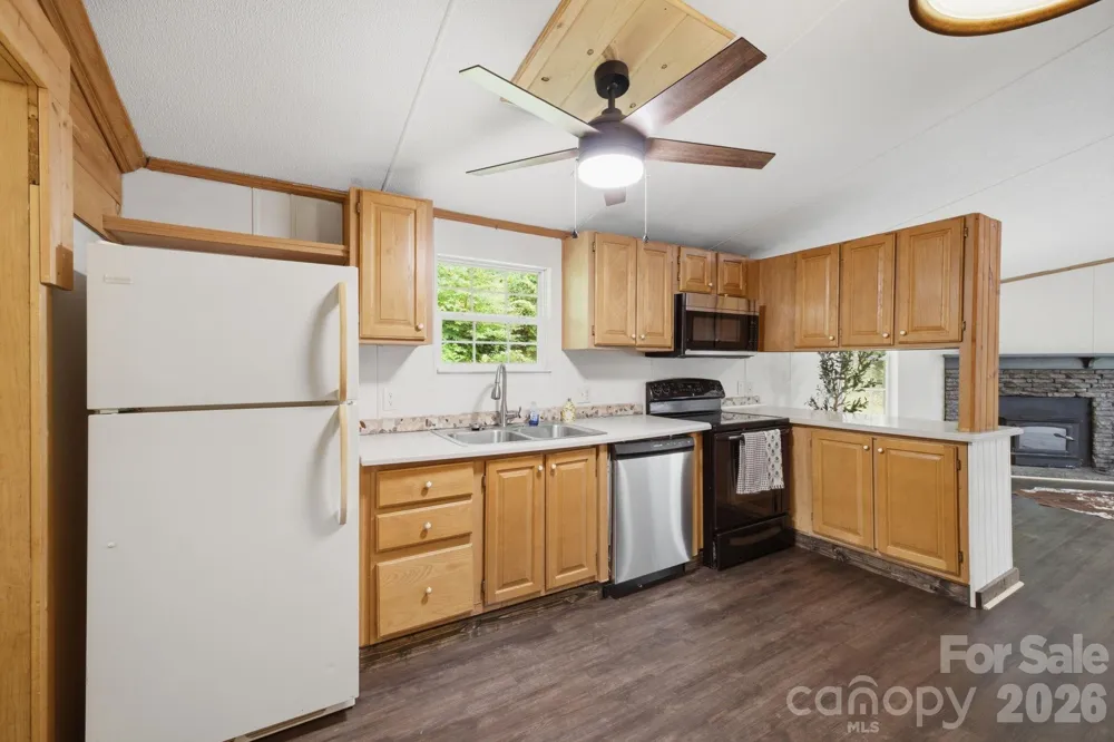 55 Twin Oaks Lane Spruce Pine, NC 28777