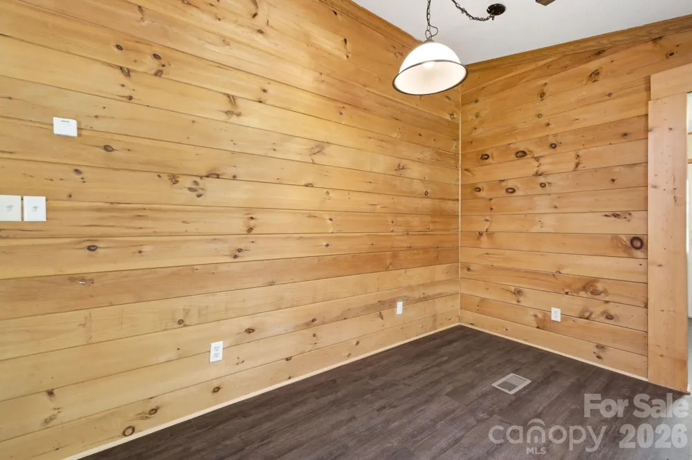 55 Twin Oaks Lane Spruce Pine, NC 28777
