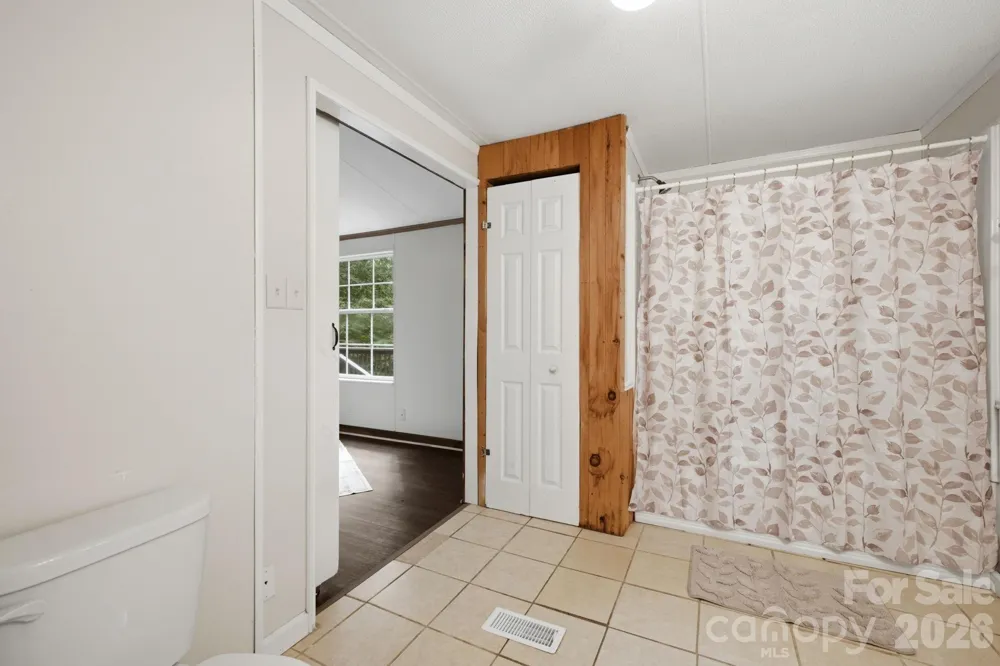 55 Twin Oaks Lane Spruce Pine, NC 28777