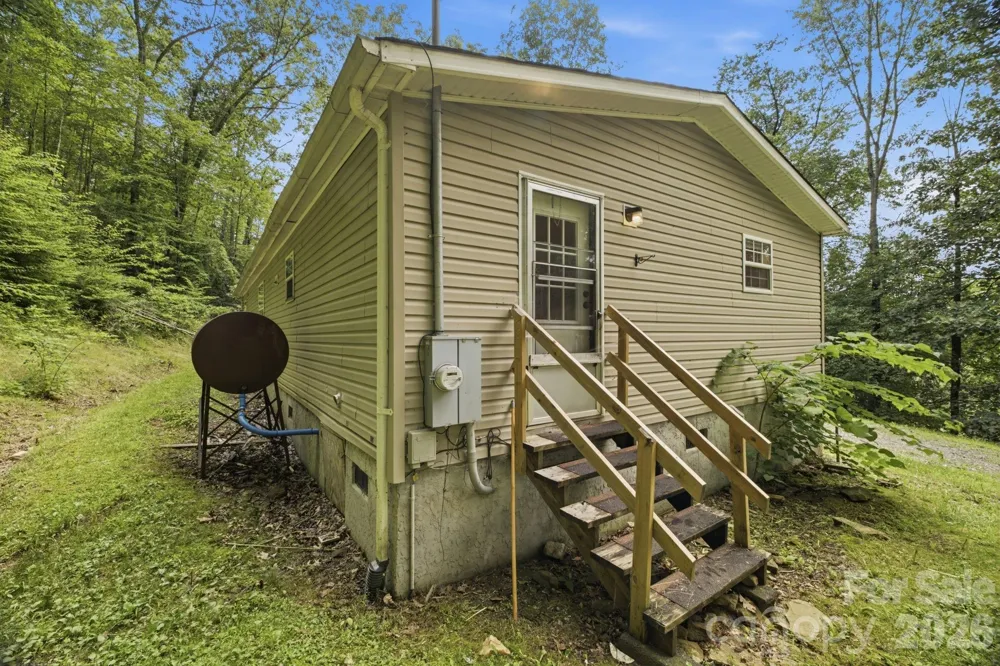 55 Twin Oaks Lane Spruce Pine, NC 28777