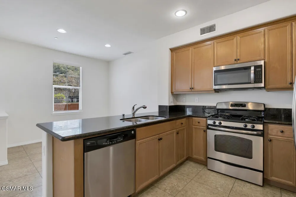 1618 Heywood Street #E Simi Valley, CA 93065