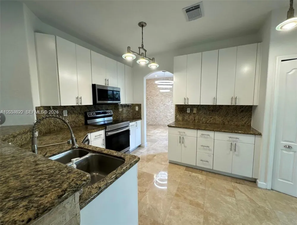 7563 NW 112th Pl Doral, FL 33178