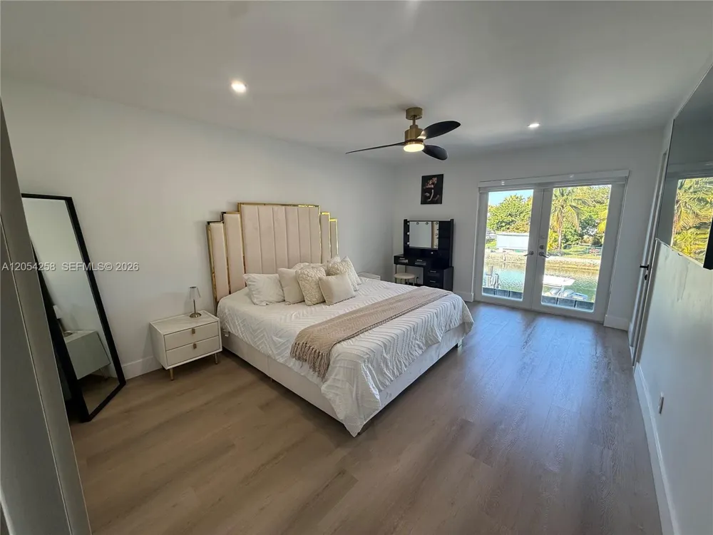 1955 NE 123rd St North Miami, FL 33181