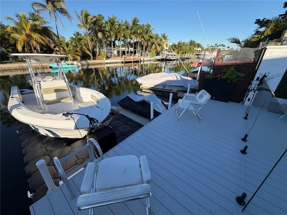 1955 NE 123rd St North Miami, FL 33181