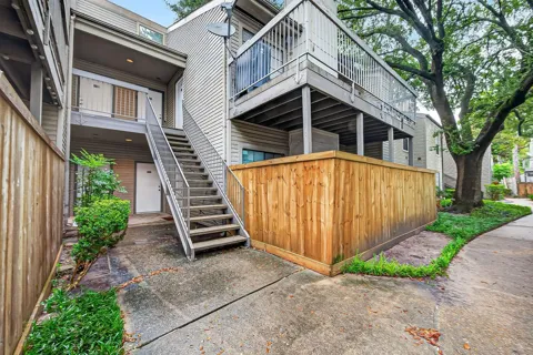 9707 Richmond Avenue #118