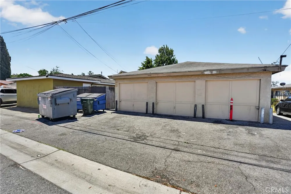 805 E 8th Street Pomona, CA 91766