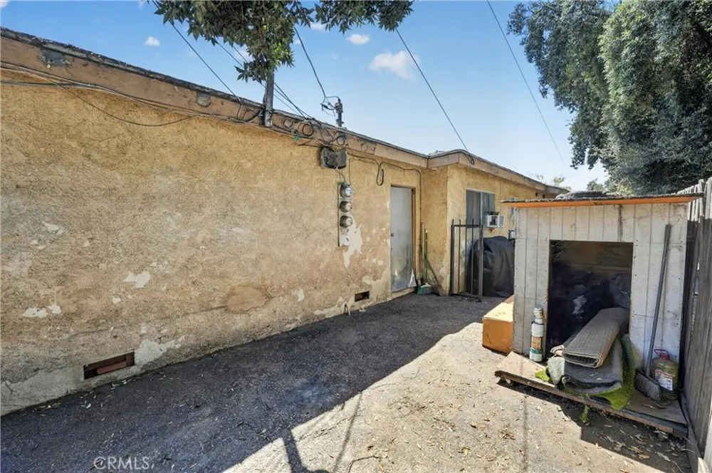 805 E 8th Street Pomona, CA 91766