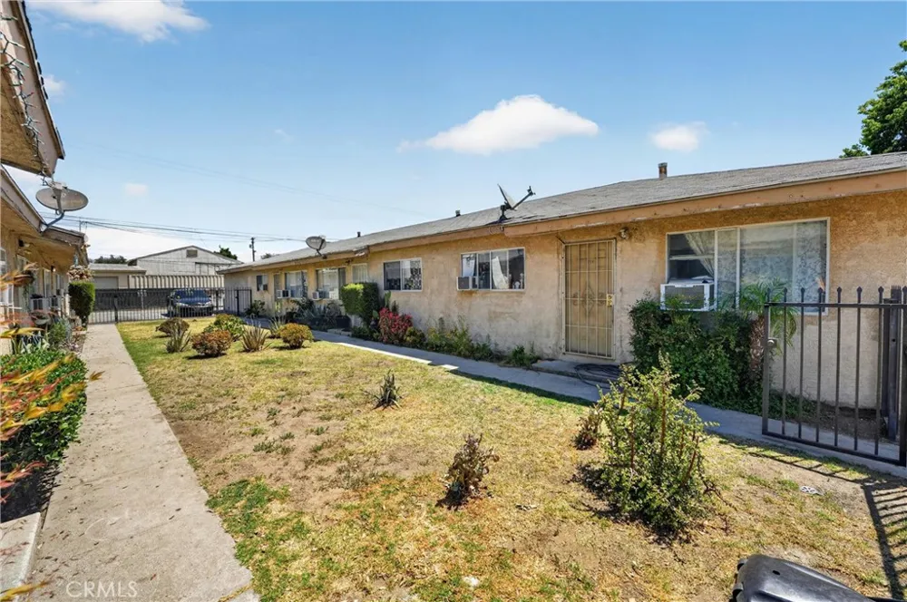 805 E 8th Street Pomona, CA 91766