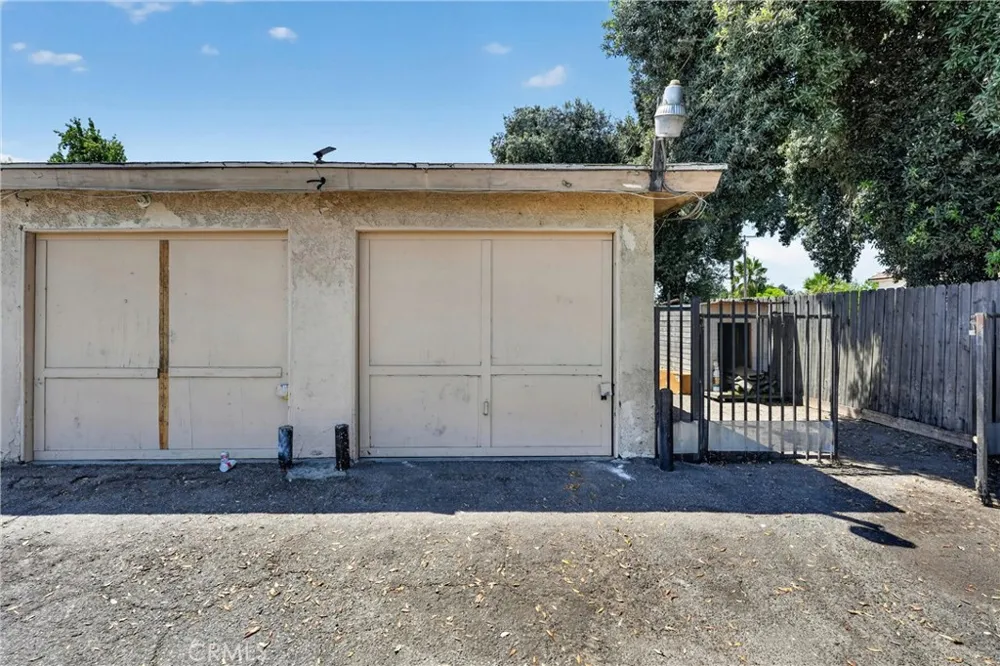 805 E 8th Street Pomona, CA 91766