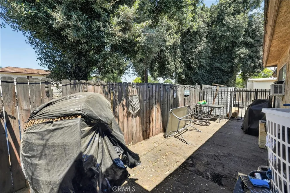 805 E 8th Street Pomona, CA 91766