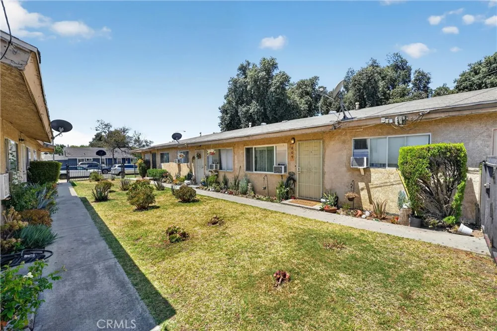 805 E 8th Street Pomona, CA 91766