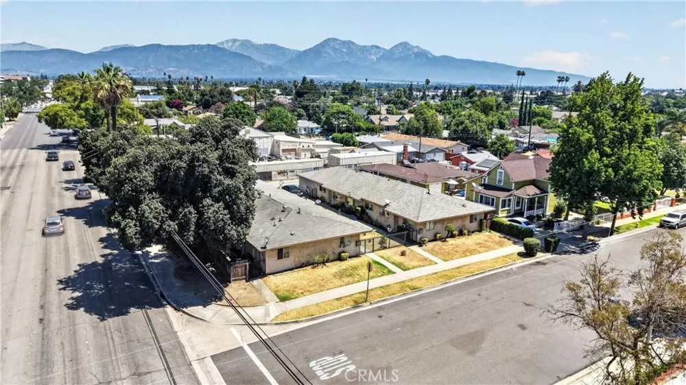 805 E 8th Street Pomona, CA 91766
