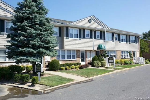 1355 Roanoke Avenue #1LD Riverhead, NY 11901