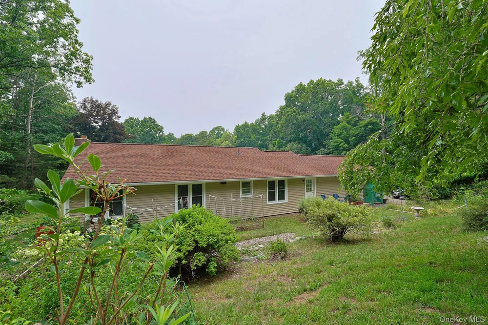 408 Field Road Red Hook, NY 12571