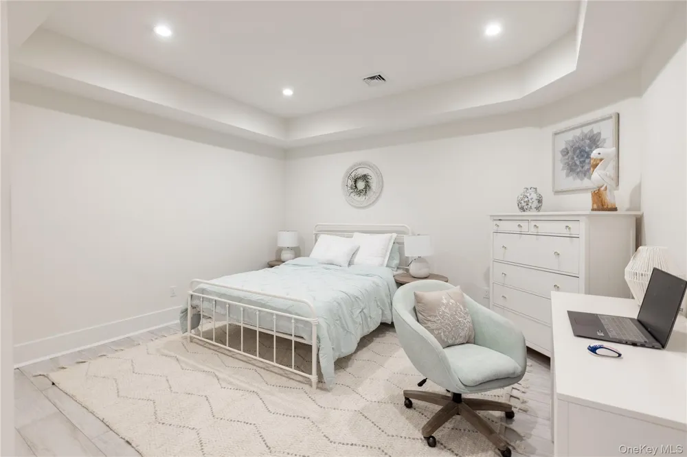 50 Quarter Road Westhampton, NY 11977