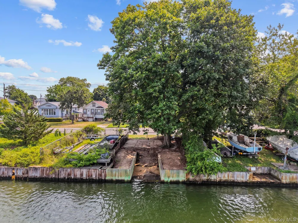 81 Wilson Avenue Amityville, NY 11701