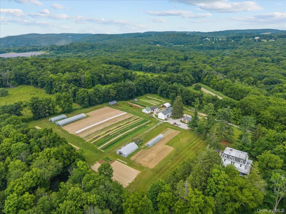 123-179 Sisters Hill Road Stanfordville, NY 12581