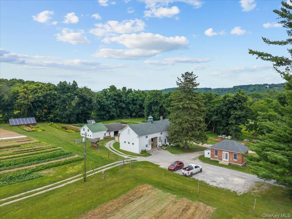 123-179 Sisters Hill Road Stanfordville, NY 12581