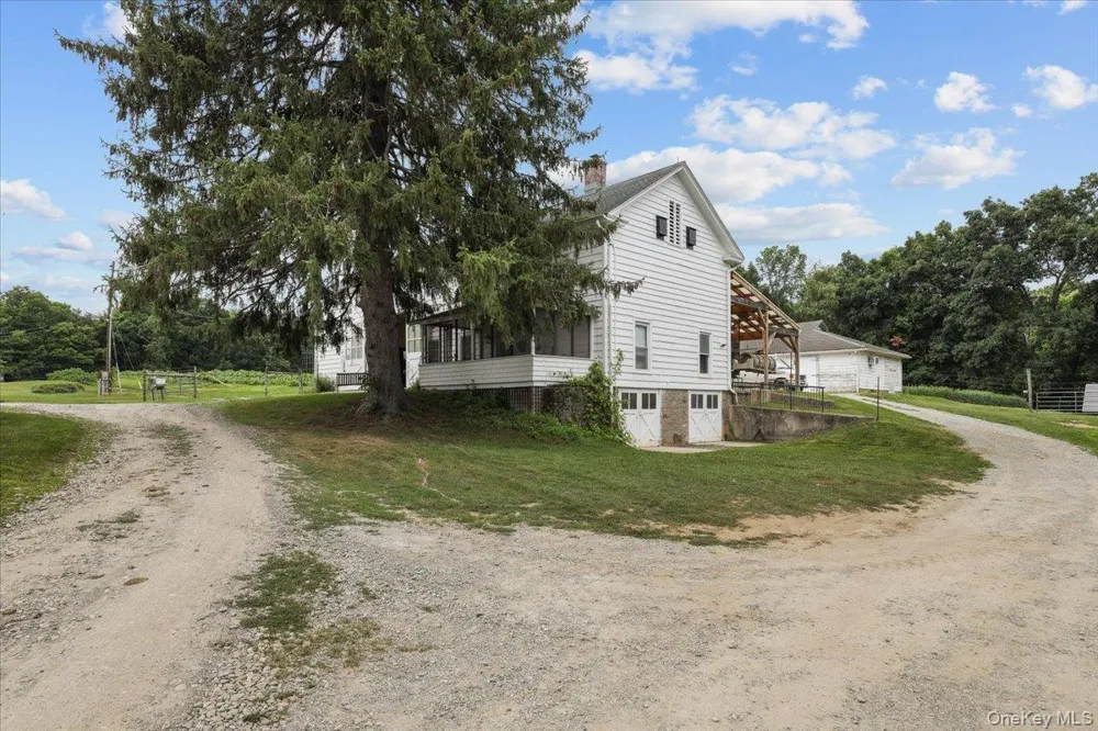 123-179 Sisters Hill Road Stanfordville, NY 12581