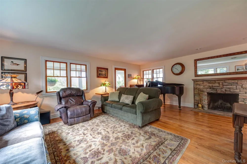 5 Harborview Lane Huntington, NY 11743