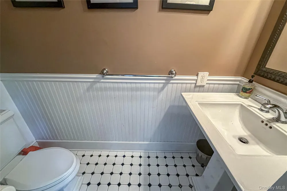 5 Harborview Lane Huntington, NY 11743