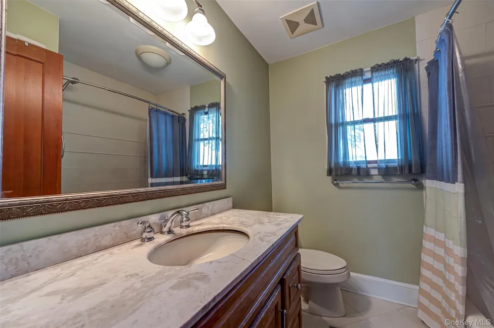 5 Harborview Lane Huntington, NY 11743