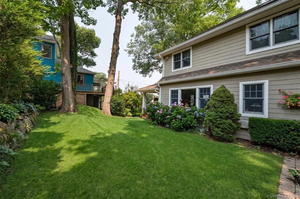 5 Harborview Lane Huntington, NY 11743
