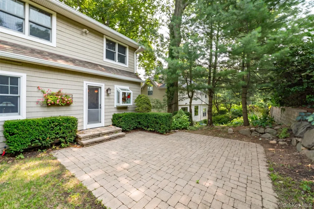 5 Harborview Lane Huntington, NY 11743