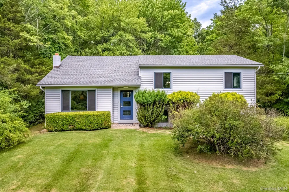 6 Hickory Hill Road New Paltz, NY 12561