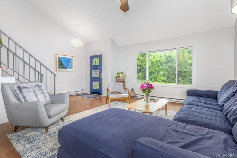 6 Hickory Hill Road New Paltz, NY 12561