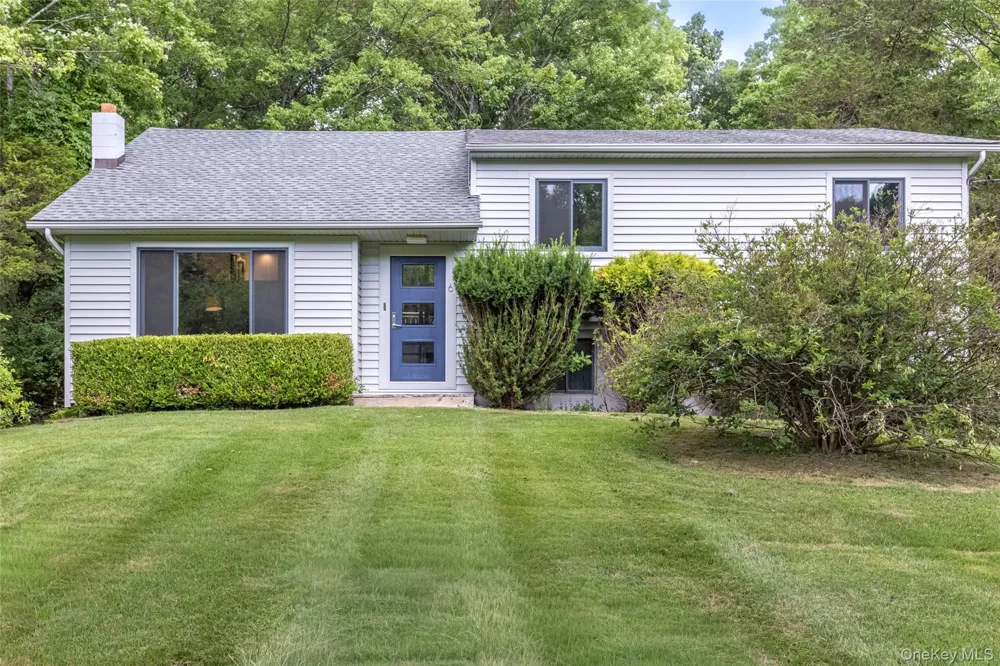6 Hickory Hill Road New Paltz, NY 12561