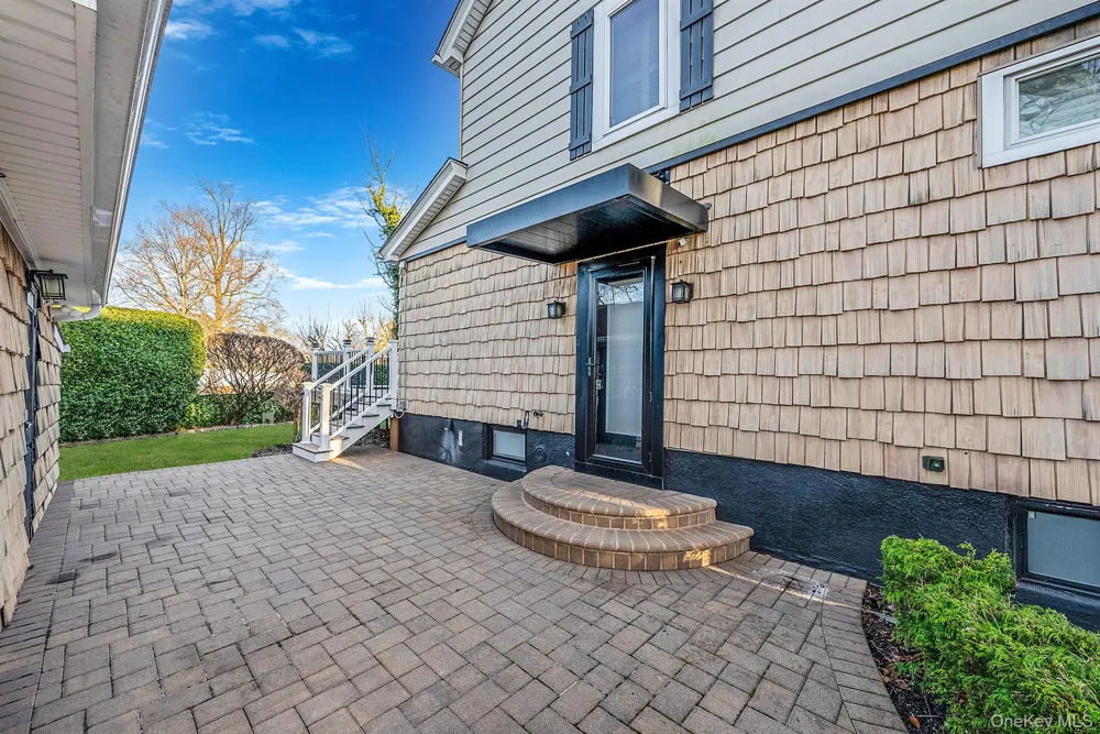 32 Everett Lynbrook, NY 11563