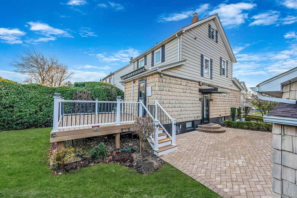 32 Everett Lynbrook, NY 11563