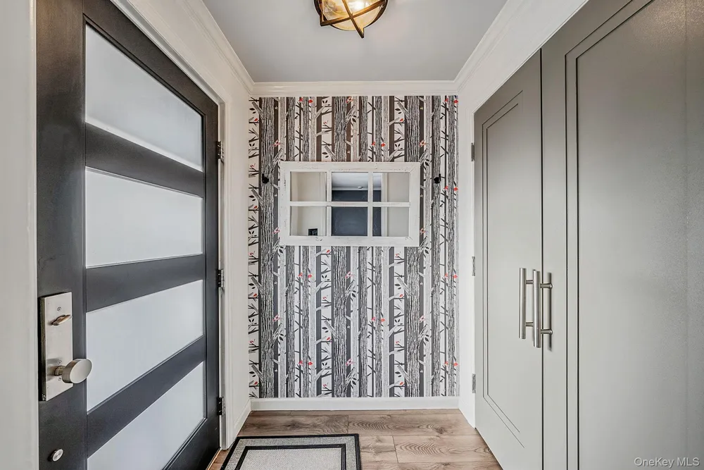 32 Everett Lynbrook, NY 11563